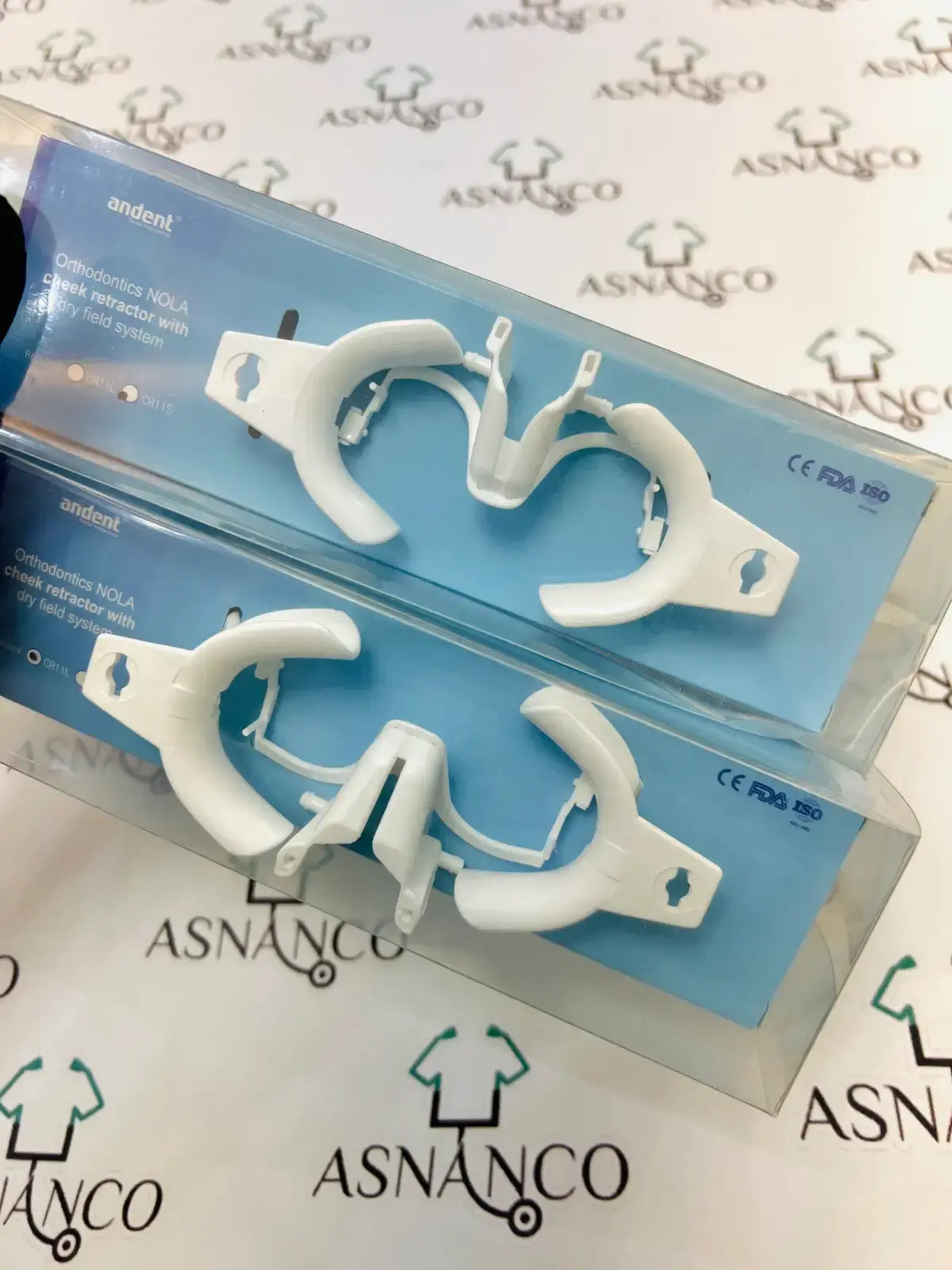 Nola Retractor cheek retractor with Dry Field System